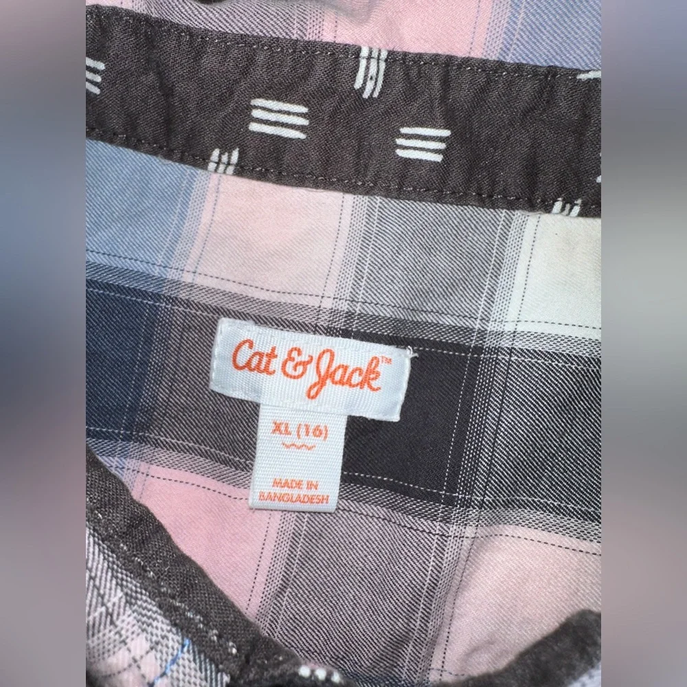 Cat & Jack Boys Pink Blue Plaid Long Sleeve Button Up‎ Shirt Size XL (16) *FLAW*